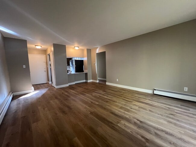 Renovated 2 Bedroom 1 Bathroom Unit! in Fort Collins, CO - Building Photo - Building Photo