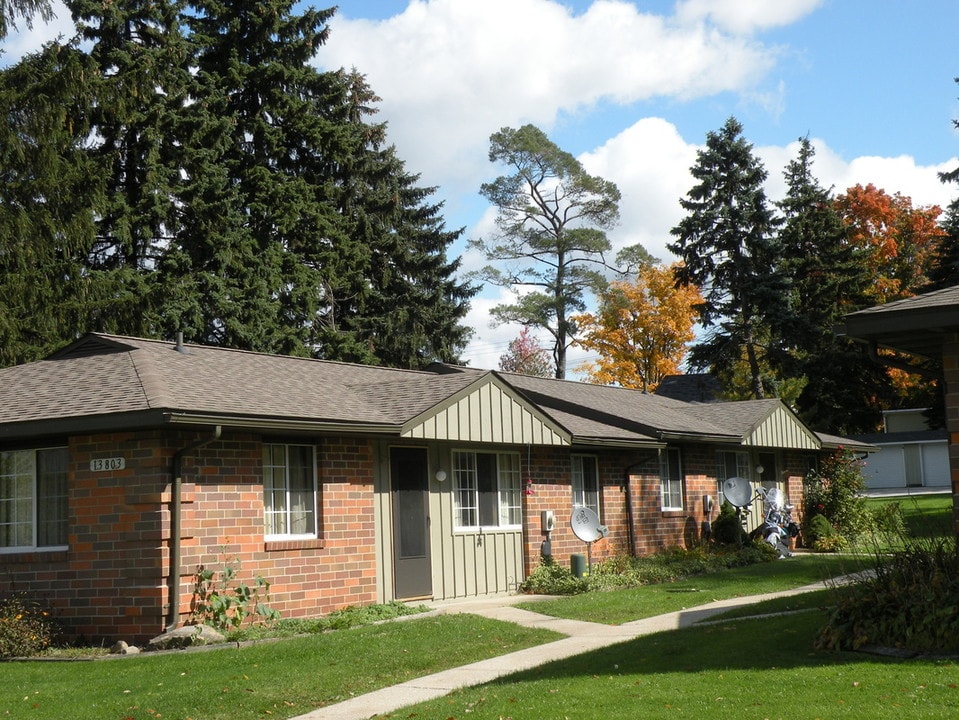 Berkshire Hills Apartments in Burton, OH - Building Photo