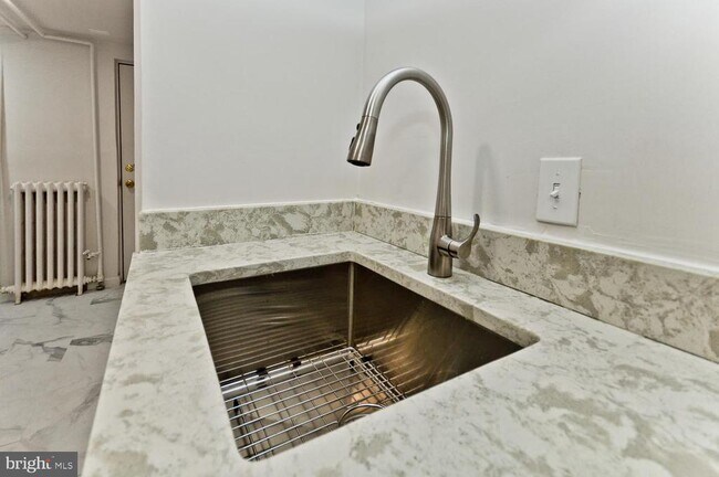 118 W St NW in Washington, DC - Foto de edificio - Building Photo