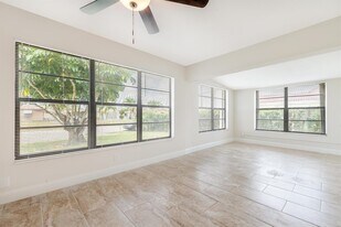 1301 W 1st St in Riviera Beach, FL - Building Photo