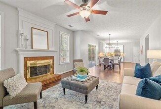 5353 Spike Ln in Suwanee, GA - Building Photo - Building Photo