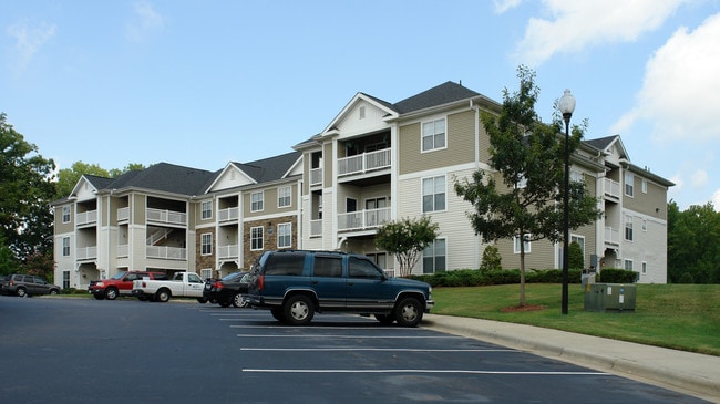 Camden Crest in Raleigh, NC - Building Photo - Building Photo