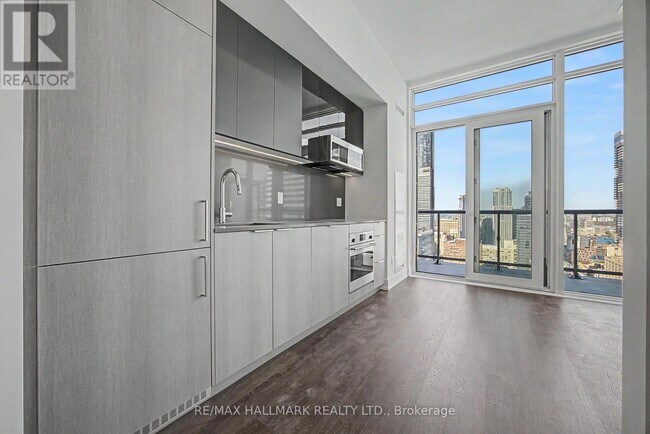 308 Jarvis St in Toronto, ON - Building Photo - Building Photo