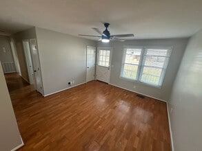 416 Lealand Ln in Lebanon, TN - Foto de edificio - Building Photo