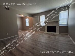 10004 NW Lema Dr-Unit -Unit C in Parkville, MO - Building Photo - Building Photo