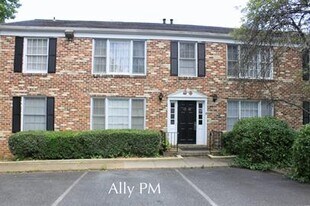 2527 Hydraulic Rd in Charlottesville, VA - Building Photo