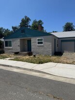 1916 8th St in Redding, CA - Building Photo