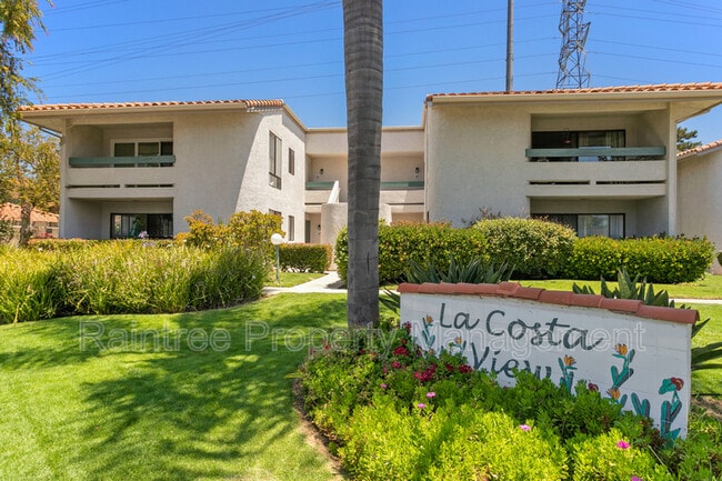 2302 Altisma Way in Carlsbad, CA - Building Photo - Building Photo