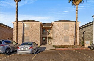 12 Oasis Dr in Mission, TX - Building Photo