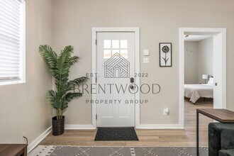 929 N Tremont St in Indianapolis, IN - Building Photo - Building Photo