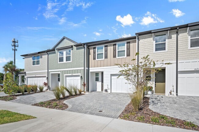 7681 Deer Vly Cir in Tampa, FL - Building Photo - Building Photo