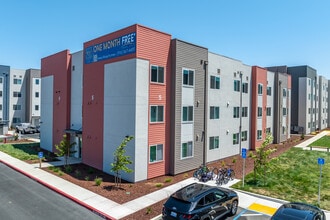 Mosa Apartments in Elk Grove, CA - Building Photo - Building Photo