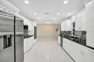 2527 Lakes Dr in Deerfield Beach, FL - Building Photo - Building Photo