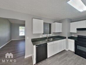 4722 Coker Dr in Flowery Branch, GA - Building Photo - Building Photo