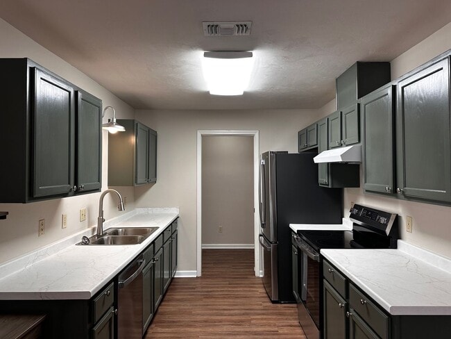 7345 Hollis St in Tallahassee, FL - Building Photo - Building Photo