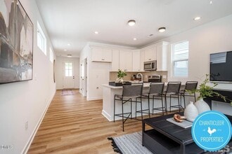 318 Spring St, Unit 22051117 in Durham, NC - Foto de edificio - Building Photo