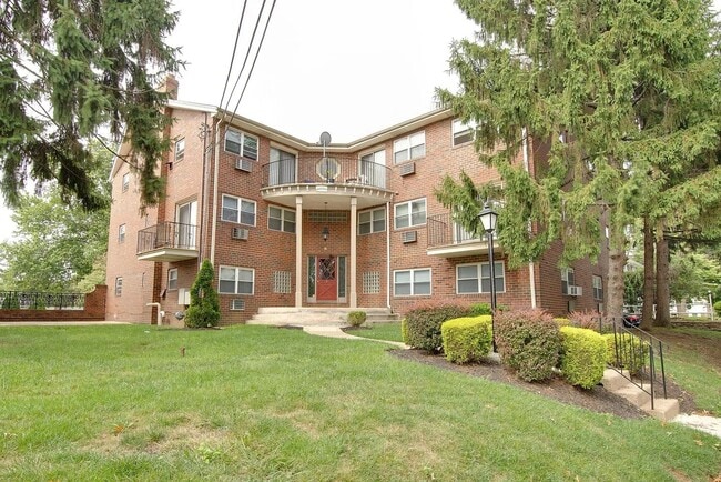 Cameo Court Apartments in Glenolden, PA - Foto de edificio - Building Photo