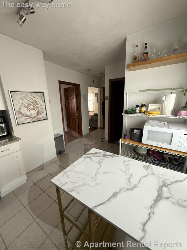 585 Somerville Ave, Unit #A in Somerville, MA - Building Photo - Building Photo