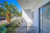 1301 NE 7th St in Hallandale Beach, FL - Foto de edificio - Building Photo