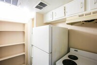 9410 Grannis St photo'