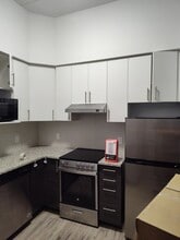 77-177 Leland St in Hamilton, ON - Building Photo - Building Photo