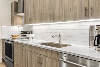 835 Lake St in Oak Park, IL - Building Photo - Building Photo