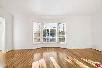 5324 Vantage Ave in Los Angeles, CA - Building Photo - Building Photo