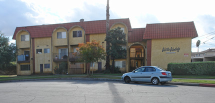 Villa Violeta Ii Apartments in Covina, CA - Foto de edificio - Building Photo