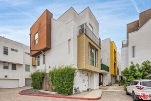 2205 Selig Dr in Los Angeles, CA - Building Photo
