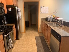 564 NW Oxford Pl in Oak Harbor, WA - Foto de edificio - Building Photo