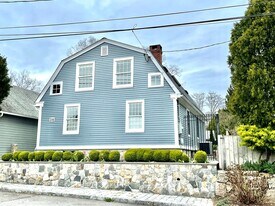 36 Orchard St in Stonington, CT - Building Photo
