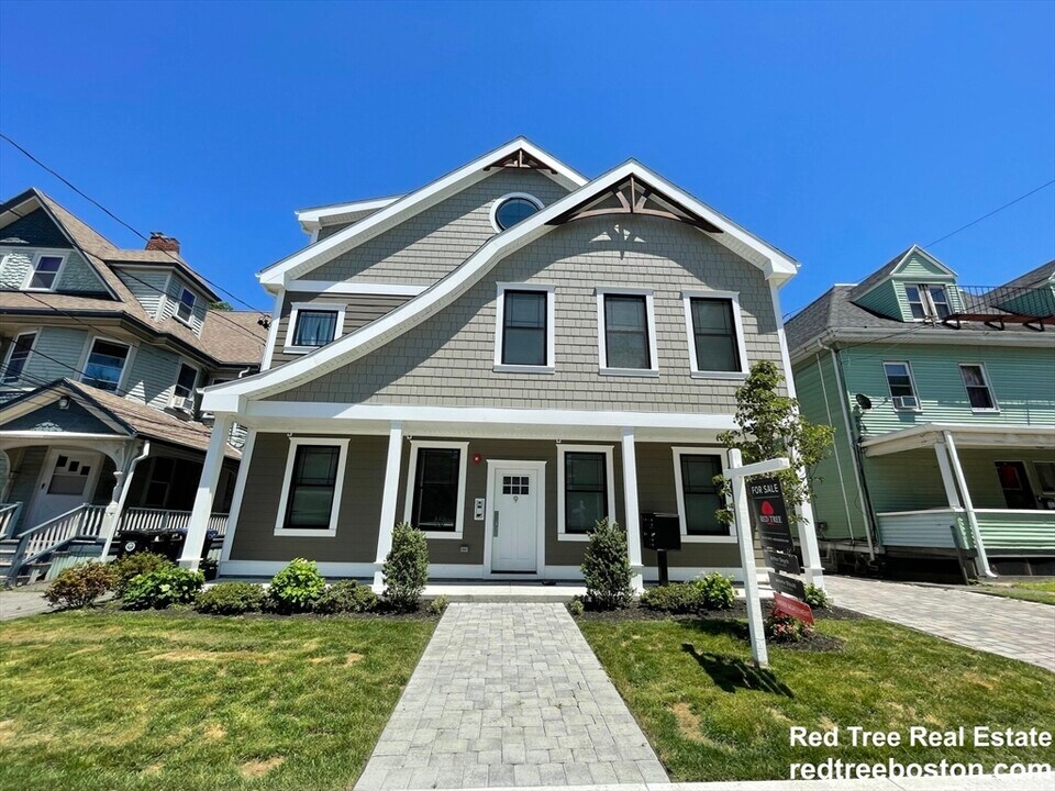 11 Mansfield St, Unit 1 in Boston, MA - Foto de edificio