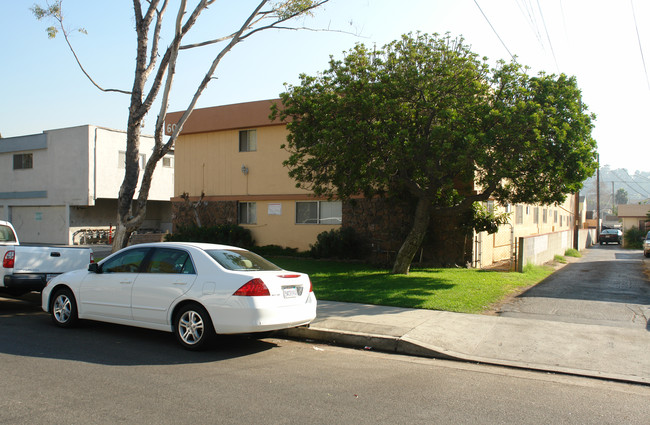 600 E Acacia Ave in Glendale, CA - Building Photo - Building Photo