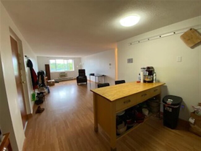94 Beacon St, Unit 67 in Somerville, MA - Foto de edificio - Building Photo