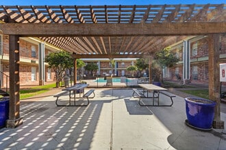 La Carmona in Houston, TX - Building Photo - Building Photo