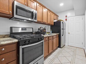 305 34th St SE, Unit 2 in Washington, DC - Building Photo - Building Photo