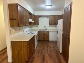308 N University Dr in West Bend, WI - Building Photo - Building Photo