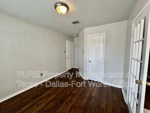 2303 Bantry Ln in Arlington, TX - Building Photo - Building Photo