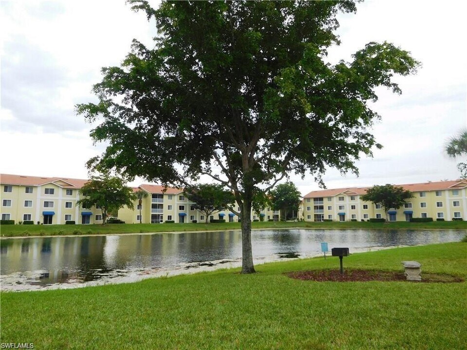 8298 Key Royal Ln-Unit -433 in Naples, FL - Building Photo