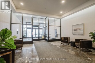 1-301 Leaside Park Dr in Toronto, ON - Building Photo - Building Photo