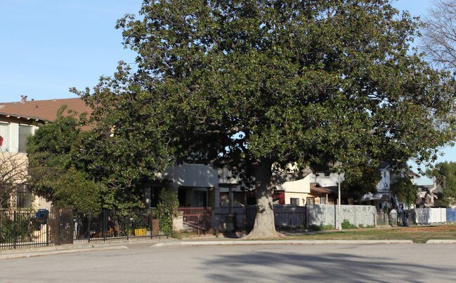 419 Park Front Walk in Los Angeles, CA - Building Photo - Building Photo