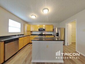 11361 N Creekside Dr in Monrovia, IN - Foto de edificio - Building Photo