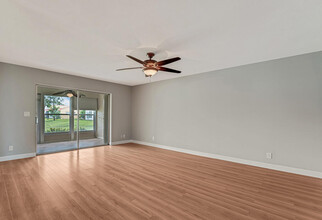 104 Lake Helen Dr in West Palm Beach, FL - Building Photo - Building Photo