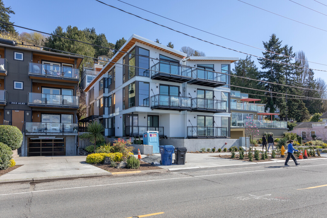 2116 Alki Ave SW in Seattle, WA - Building Photo