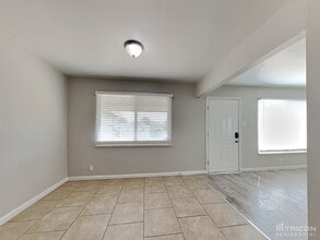 6574 Golf View Dr in Sacramento, CA - Building Photo - Building Photo