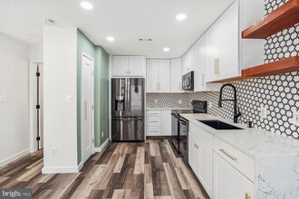 6010 Sunset Ridge Ct in Centreville, VA - Building Photo - Building Photo