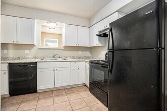 6660 W Fuqua St in Missouri City, TX - Building Photo - Building Photo
