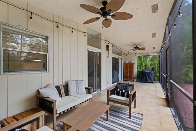 22259 Woodspring Dr in Boca Raton, FL - Building Photo - Building Photo