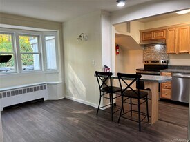 294 Croton Falls Rd in Mahopac, NY - Building Photo