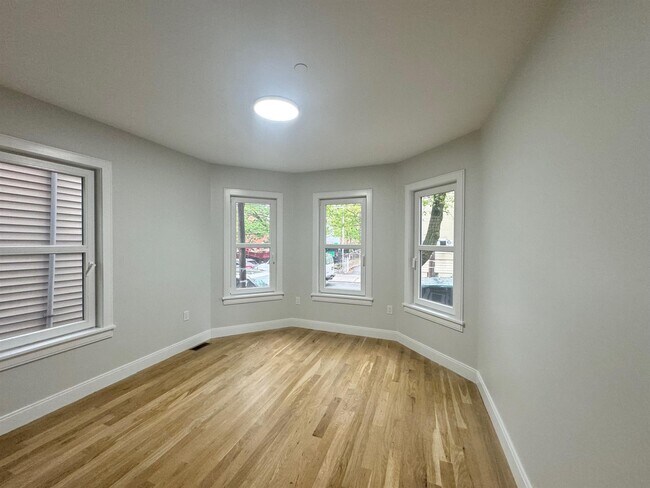 37 Gore St, Unit 1 in Cambridge, MA - Building Photo - Building Photo